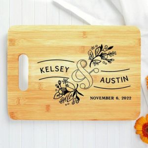 Kitchen |   Personalized Name And Date Charcuterie Board With Beautiful Flowers Special Design Gift For Couples Home & Living Kitchen